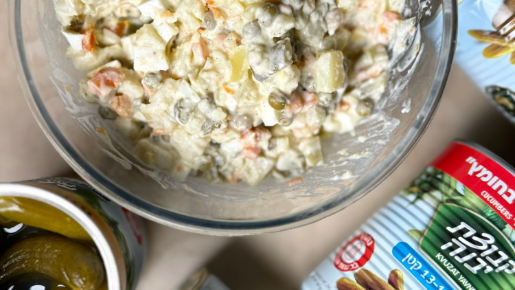 סלט אוליביה של מאמא מור