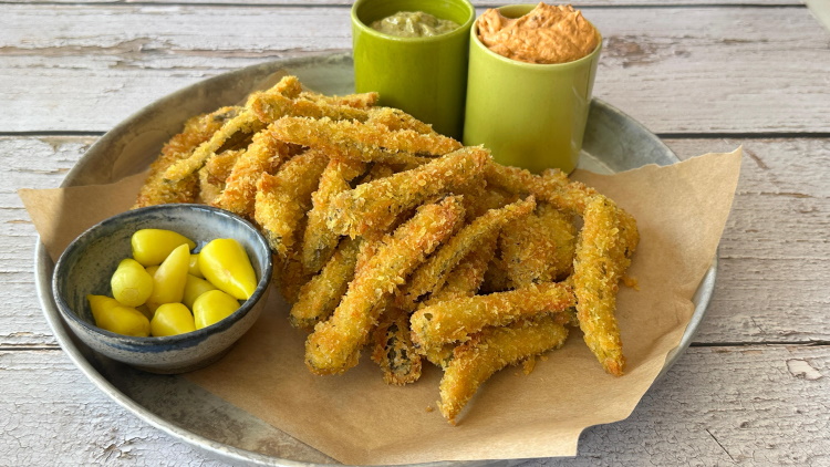 מלפפונים חמוצים מטוגנים