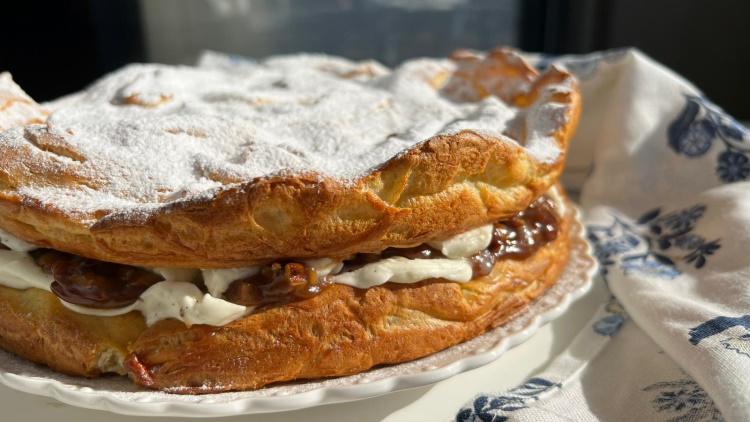 עוגת פחזניות ופקאן מקורמל עוגת פחזניות ופקאן מקורמל Karpakta