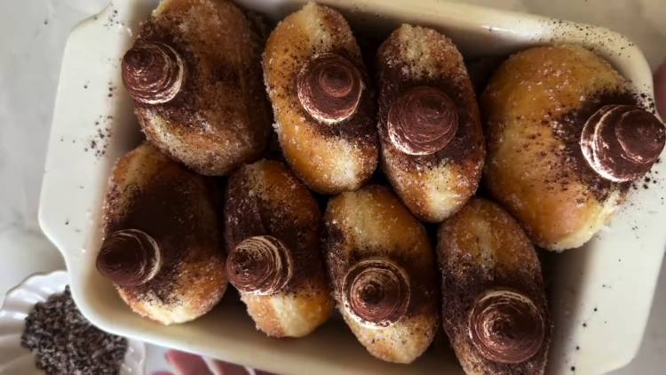 סופגניות טירמיסו במילוי קרם פטיסייר אספרסו קרמי