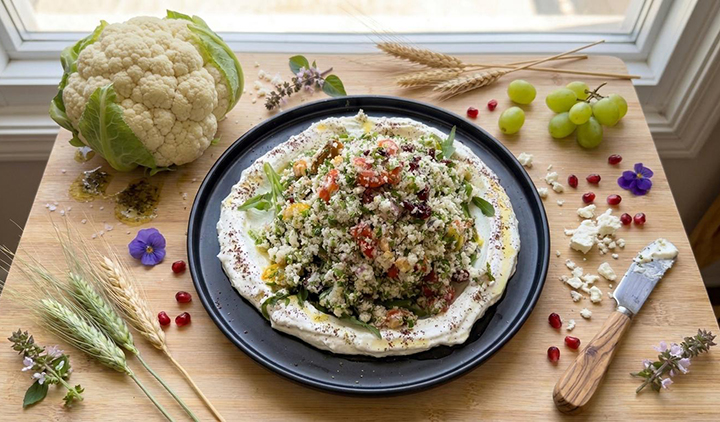 סלט טאבולה כרובית מרעננת – מתכון קליל, בריא ומושלם לשבועות